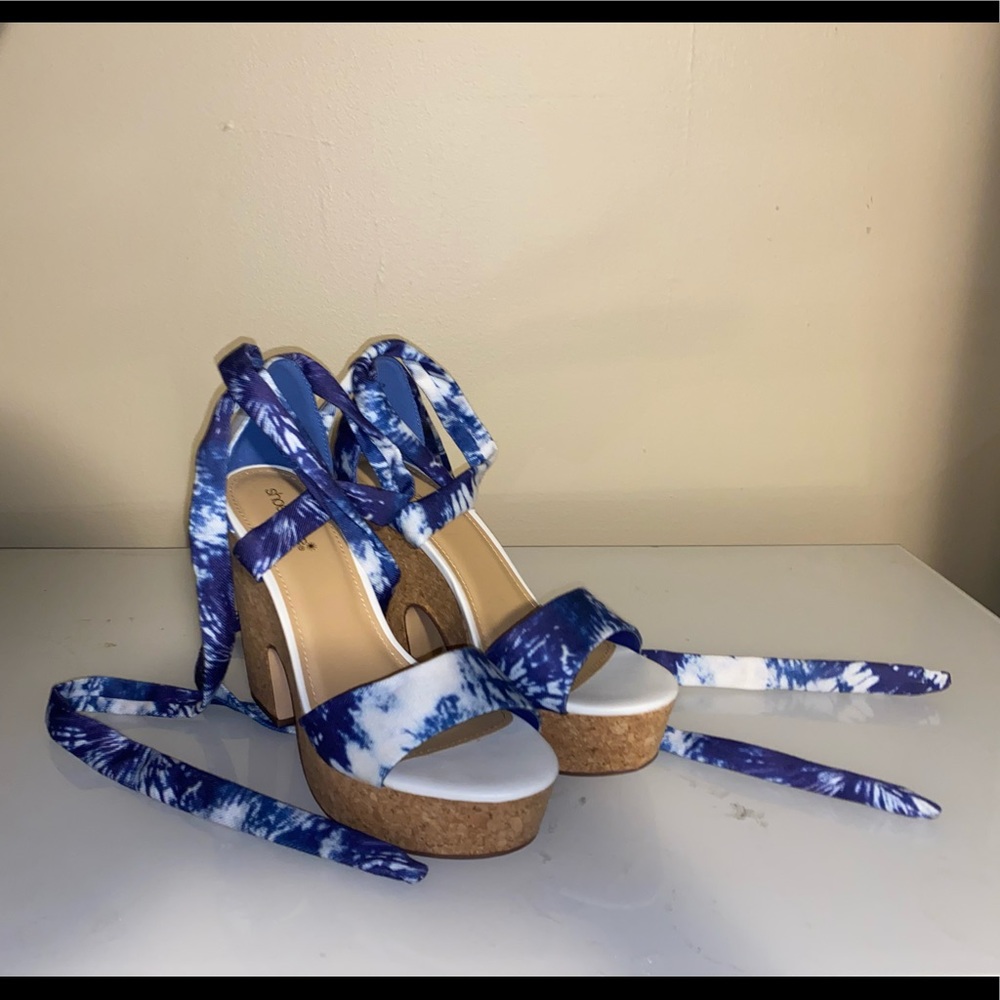 Tie up Heeled sandals